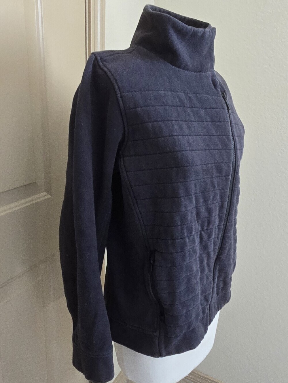 Lululemon Women’s Fleece Be True Jacket Inkwell Blue Size 6 Relaxed Fit Soft - Picture 3 of 8